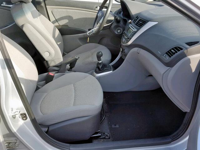 KMHCT4AE7CU137645 - 2012 HYUNDAI ACCENT GLS SILVER photo 5