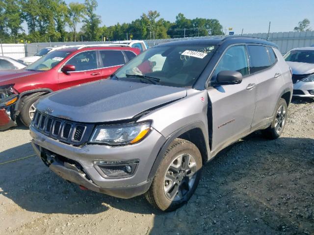 3C4NJDDB5JT256015 - 2018 JEEP COMPASS TR SILVER photo 2