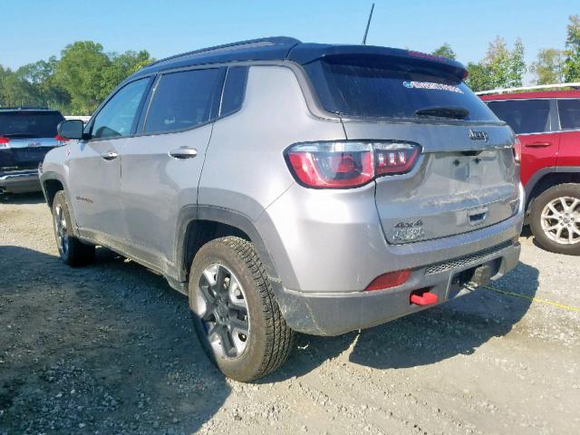 3C4NJDDB5JT256015 - 2018 JEEP COMPASS TR SILVER photo 3