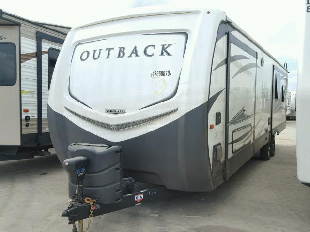 4YDT32627JB450711 - 2018 OUTB SUPERLITE WHITE photo 2