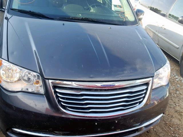 2C4RC1BG0FR505775 - 2015 CHRYSLER TOWN & COU SILVER photo 9