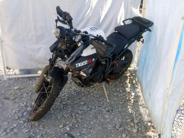 SMTE08BF3GT711529 - 2016 TRIUMPH MOTORCYCLE TIGER 800X WHITE photo 2