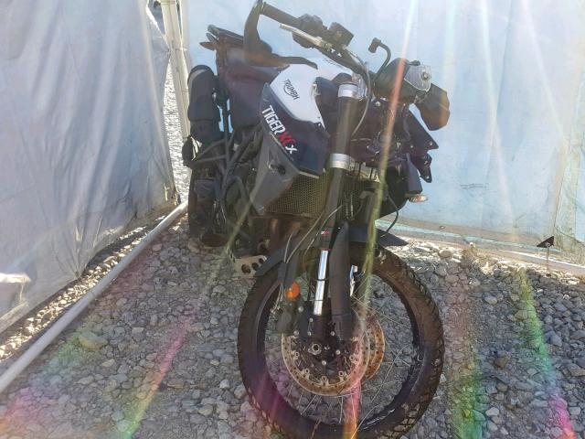 SMTE08BF3GT711529 - 2016 TRIUMPH MOTORCYCLE TIGER 800X WHITE photo 9