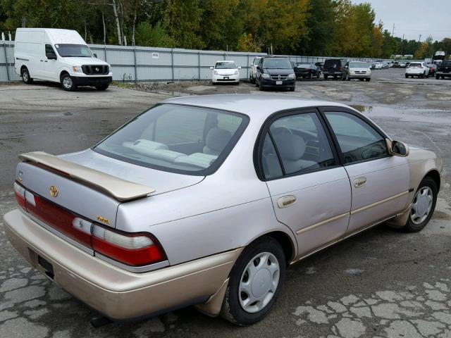 2T1BB02E3TC173758 - 1996 TOYOTA COROLLA DX SILVER photo 4