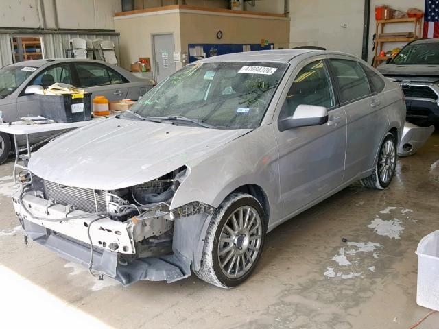 1FAHP3GN6AW252941 - 2010 FORD FOCUS SES SILVER photo 2