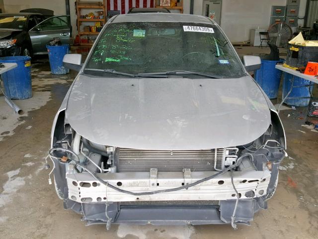 1FAHP3GN6AW252941 - 2010 FORD FOCUS SES SILVER photo 9