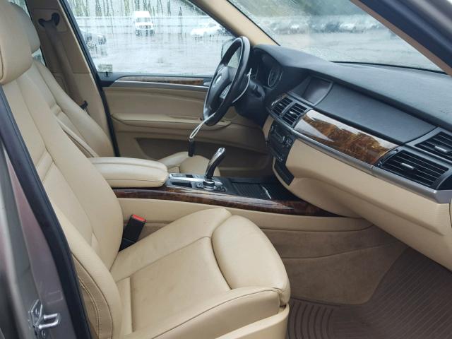 5UXZV4C55BL414706 - 2011 BMW X5 XDRIVE3 GOLD photo 5