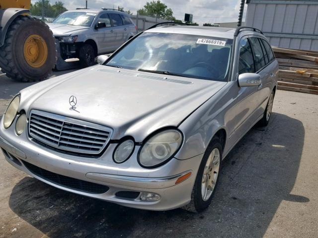 WDBUH65J74A540281 - 2004 MERCEDES-BENZ E 320 GRAY photo 2