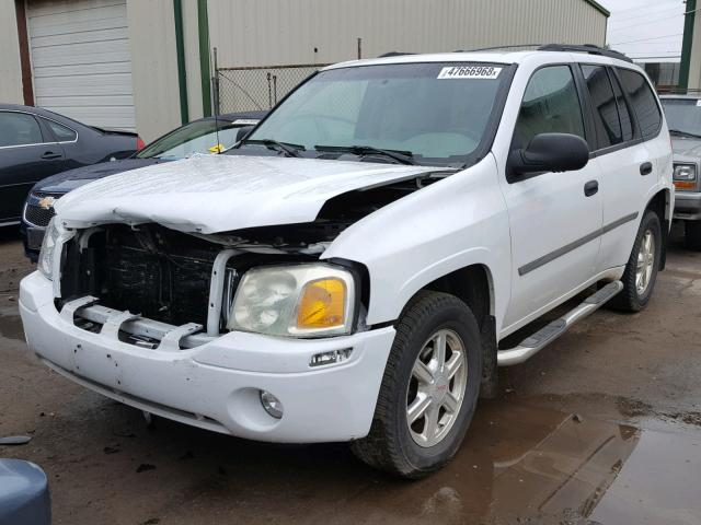 1GKDT13S082106819 - 2008 GMC ENVOY WHITE photo 2