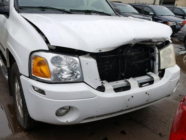 1GKDT13S082106819 - 2008 GMC ENVOY WHITE photo 9