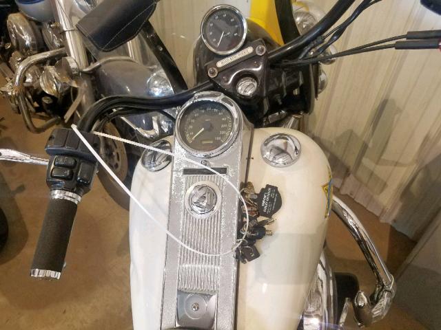 1HD1FHW101Y655102 - 2001 HARLEY-DAVIDSON FLHPI WHITE photo 5