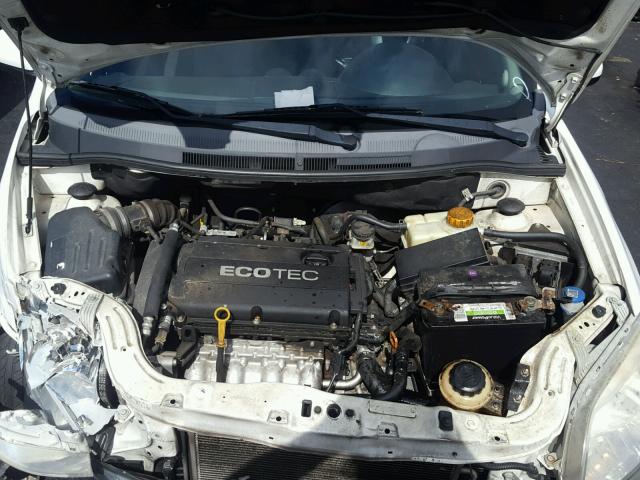 KL1TD5DE5BB136403 - 2011 CHEVROLET AVEO LS WHITE photo 7