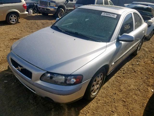 YV1RS61R412040891 - 2001 VOLVO S60 SILVER photo 2