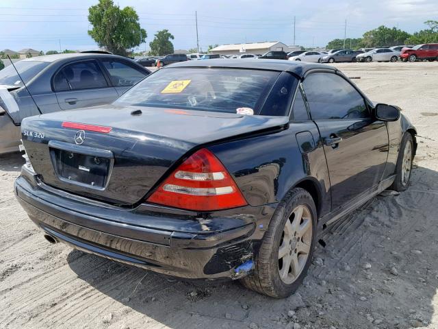 WDBKK65F71F208232 - 2001 MERCEDES-BENZ SLK 320 BLACK photo 4