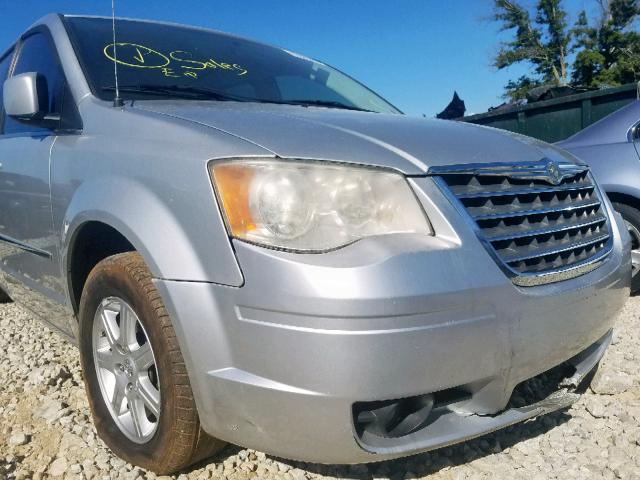 2A4RR5D14AR200829 - 2010 CHRYSLER TOWN & COU SILVER photo 9