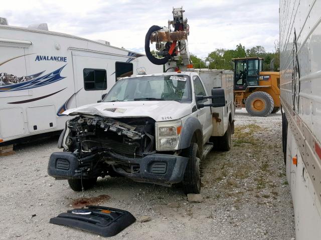 1FDUF5GTXBEA47311 - 2011 FORD F550 SUPER WHITE photo 2