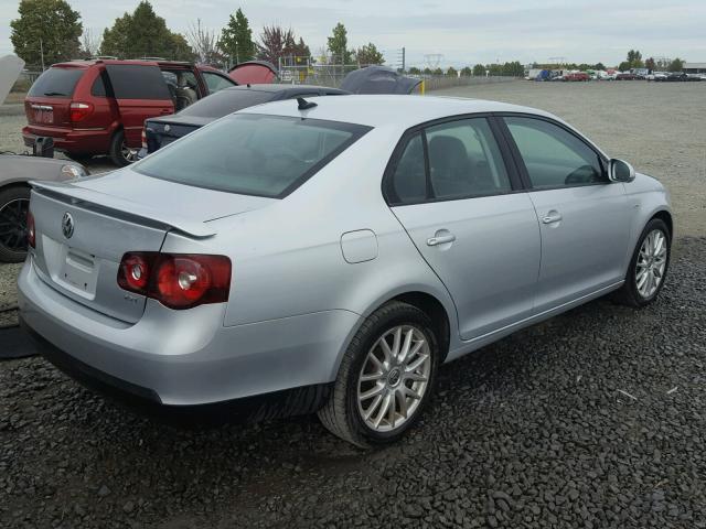 3VWRJ71K58M182569 - 2008 VOLKSWAGEN JETTA WOLF SILVER photo 4