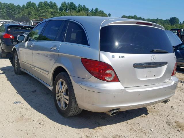 4JGCB75E86A020516 - 2006 MERCEDES-BENZ R 500 SILVER photo 3