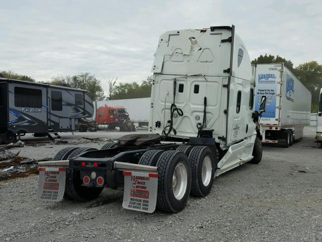 1FVXGF003GLGX5659 - 2016 FREIGHTLINER CASCADIA 1 WHITE photo 4