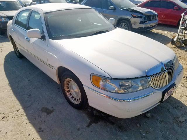 1LNHM81W51Y609401 - 2001 LINCOLN TOWN CAR E WHITE photo 1