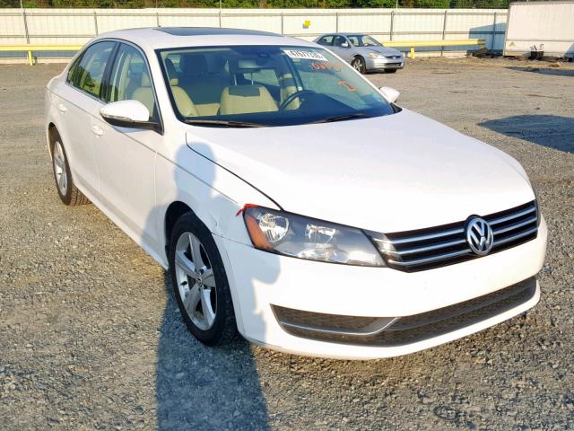 1VWBH7A3XCC024700 - 2012 VOLKSWAGEN PASSAT SE WHITE photo 1