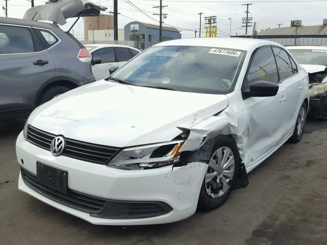 3VW2K7AJXEM320883 - 2014 VOLKSWAGEN JETTA BASE WHITE photo 2