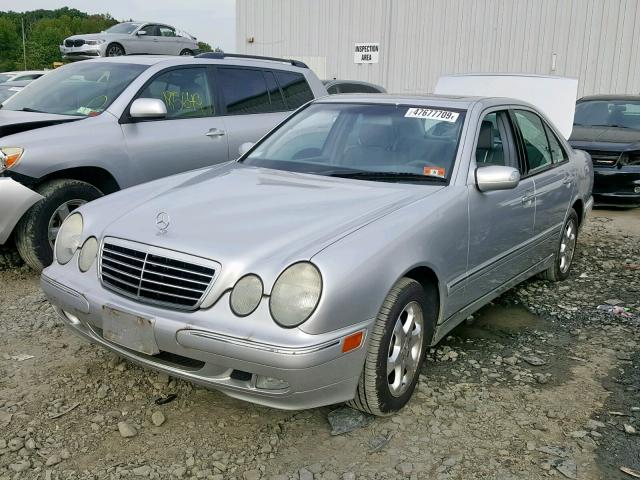 WDBJF65J12B431556 - 2002 MERCEDES-BENZ E 320 SILVER photo 2