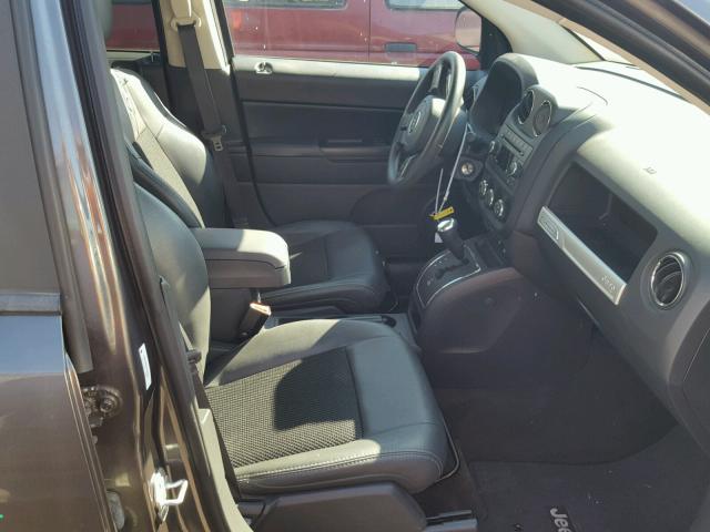 1C4NJCBA0FD126242 - 2015 JEEP COMPASS SP 棕色 照片 5