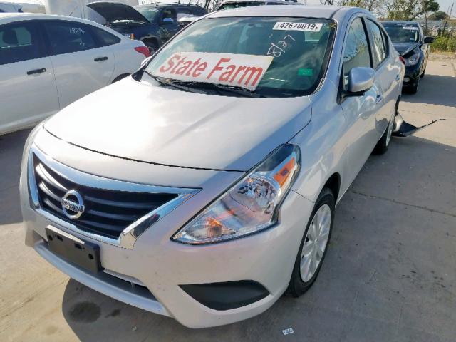 3N1CN7AP1HK412065 - 2017 NISSAN VERSA S SILVER photo 2