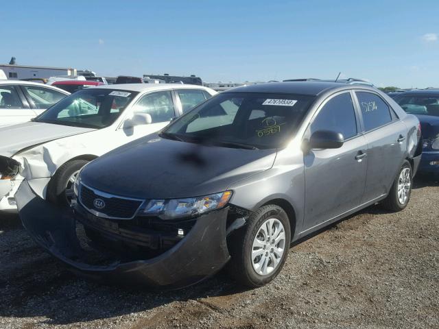 KNAFU4A28D5730587 - 2013 KIA FORTE EX GRAY photo 2