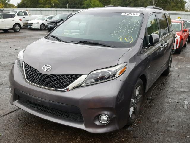 5TDXK3DC8GS724413 - 2016 TOYOTA SIENNA SE GRAY photo 2