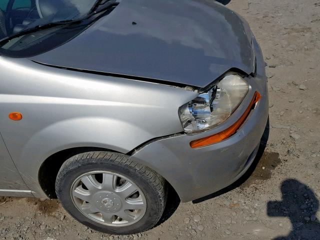 KL1TJ52694B240268 - 2004 CHEVROLET AVEO LS SILVER photo 9