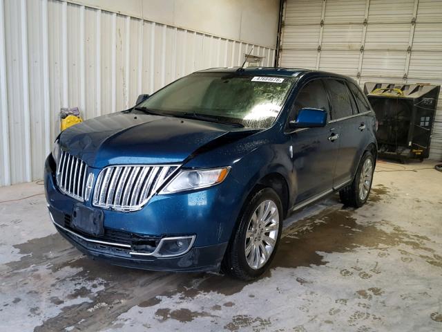 2LMDJ6JK0BBJ14633 - 2011 LINCOLN MKX BLUE photo 2