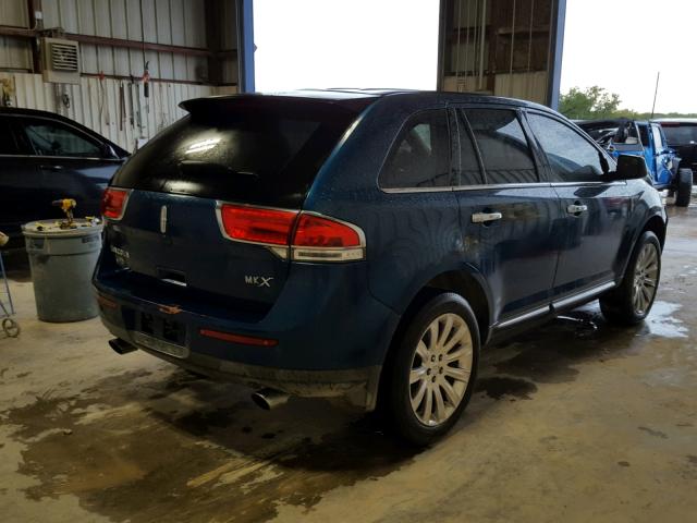 2LMDJ6JK0BBJ14633 - 2011 LINCOLN MKX BLUE photo 4