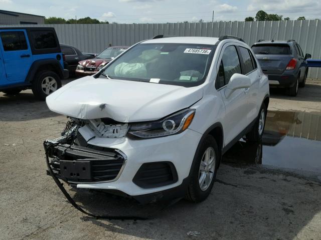 3GNCJLSB8HL265491 - 2017 CHEVROLET TRAX 1LT WHITE photo 2