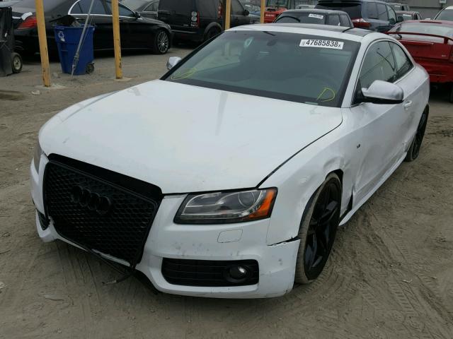 WAUCVAFRXCA007821 - 2012 AUDI S5 PREMIUM WHITE photo 2