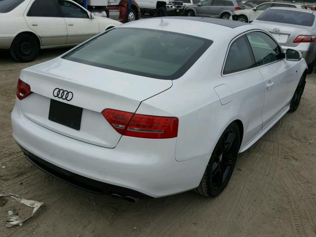 WAUCVAFRXCA007821 - 2012 AUDI S5 PREMIUM WHITE photo 4