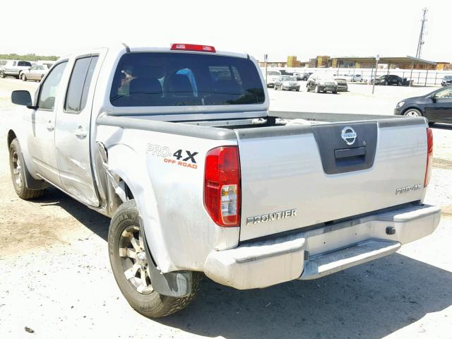 1N6AD0ER7AC412008 - 2010 NISSAN FRONTIER C SILVER photo 3