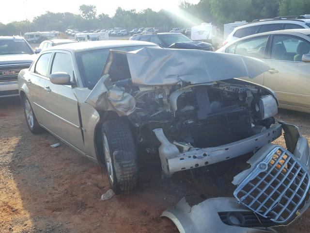 2C3LA53G88H224628 - 2008 CHRYSLER 300 TOURIN GOLD photo 1