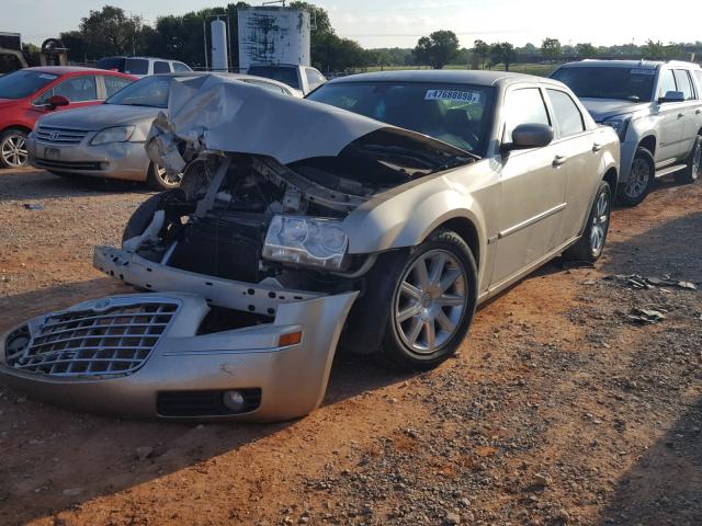 2C3LA53G88H224628 - 2008 CHRYSLER 300 TOURIN GOLD photo 2