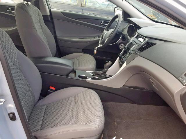 5NPEB4AC1CH472358 - 2012 HYUNDAI SONATA GLS SILVER photo 5