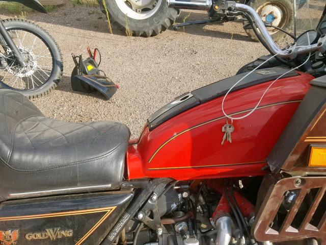 1HFSC0201BA120793 - 1981 HONDA GL1100 RED photo 5