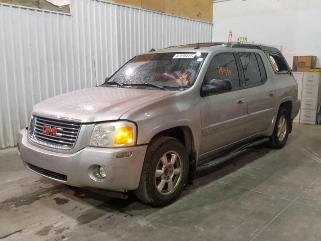 1GKES12S646171735 - 2004 GMC ENVOY XUV SILVER photo 2