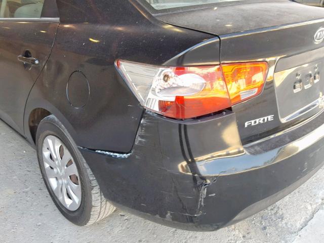 KNAFU4A26A5881343 - 2010 KIA FORTE EX BLACK photo 9