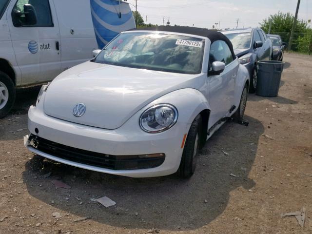 3VW517AT5GM820311 - 2016 VOLKSWAGEN BEETLE S/S WHITE photo 2