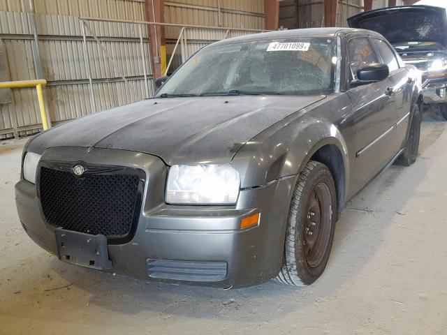 2C3KA43R18H176784 - 2008 CHRYSLER 300 LX GRAY photo 2