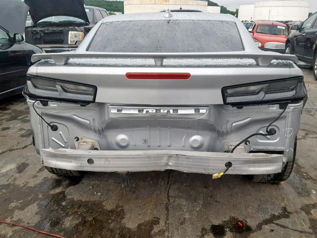 1G1FH1R73J0155497 - 2018 CHEVROLET CAMARO SS SILVER photo 9