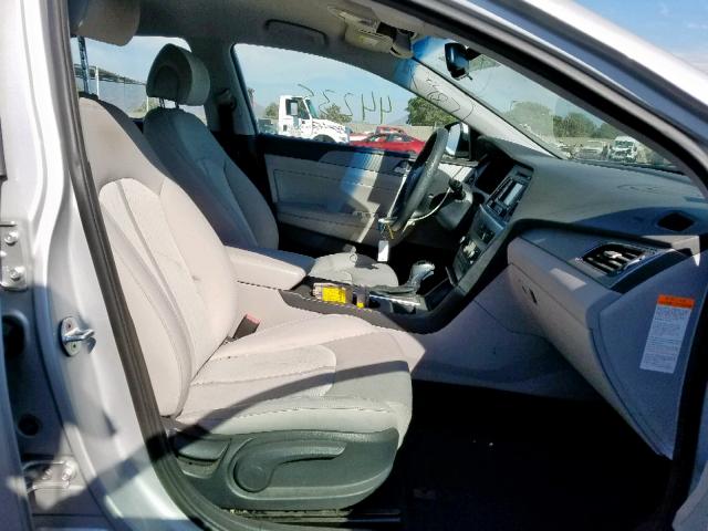 KMHE24L17GA035288 - 2016 HYUNDAI SONATA HYB SILVER photo 5