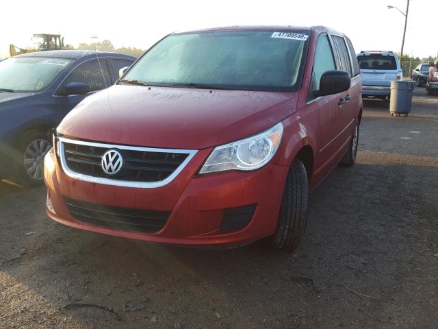 2V8HW44119R598411 - 2009 VOLKSWAGEN ROUTAN S RED photo 2