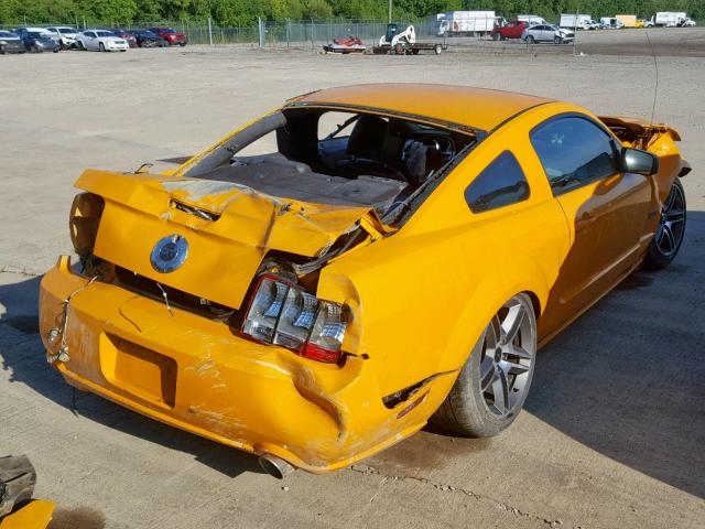 1ZVFT82H375216096 - 2007 FORD MUSTANG GT YELLOW photo 4